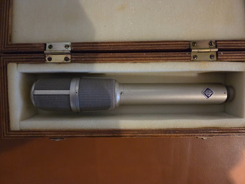 Neumann fet - sm, 69